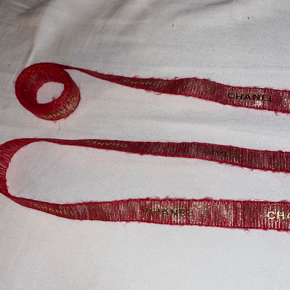 Chanel Ribbon in Red/Gold